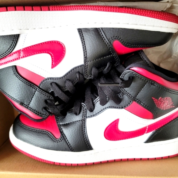 Nike Air Jordan 1 Mid (GS) " bred toe" 5.5 youth - Picture 7 of 13